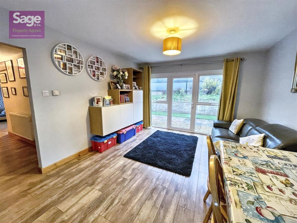 Property photo 3 of 28