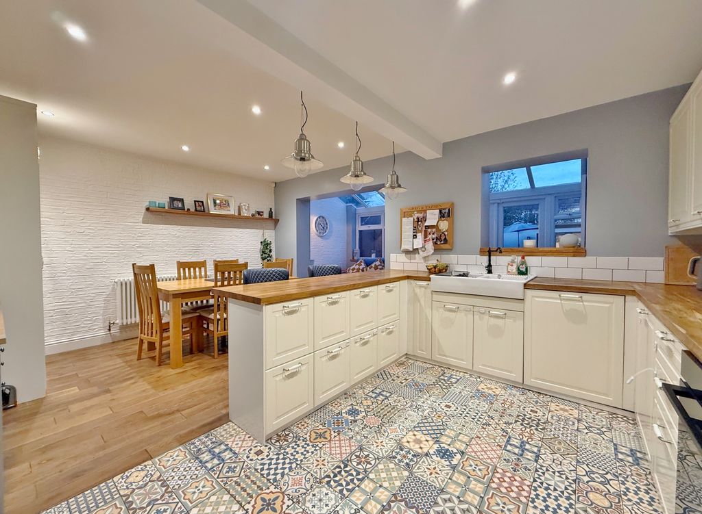 Property photo 3 of 24