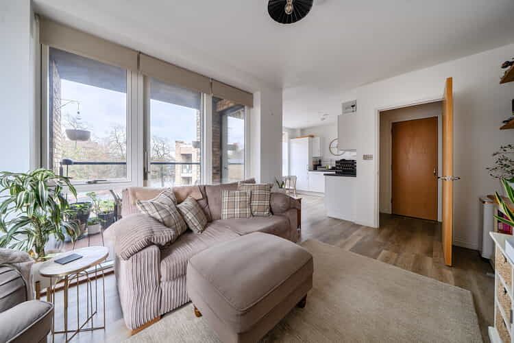 Property photo 2 of 21