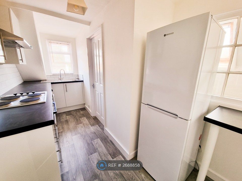 Property photo 2 of 7 Kitchen Seating Area