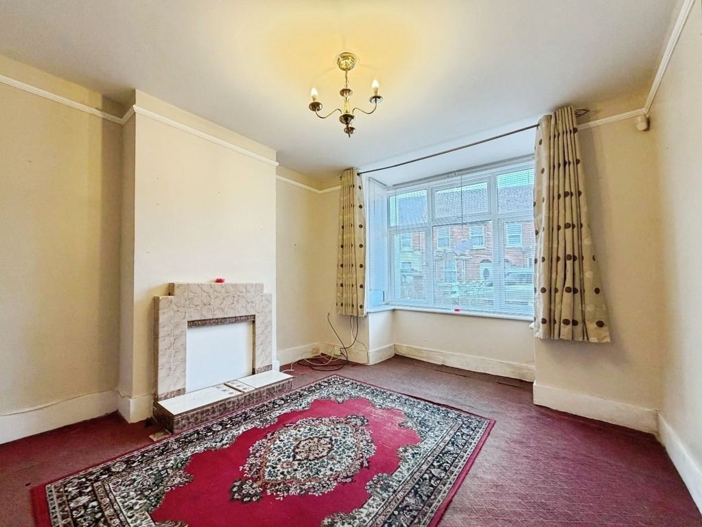 Property photo 3 of 16 Sitting Room
