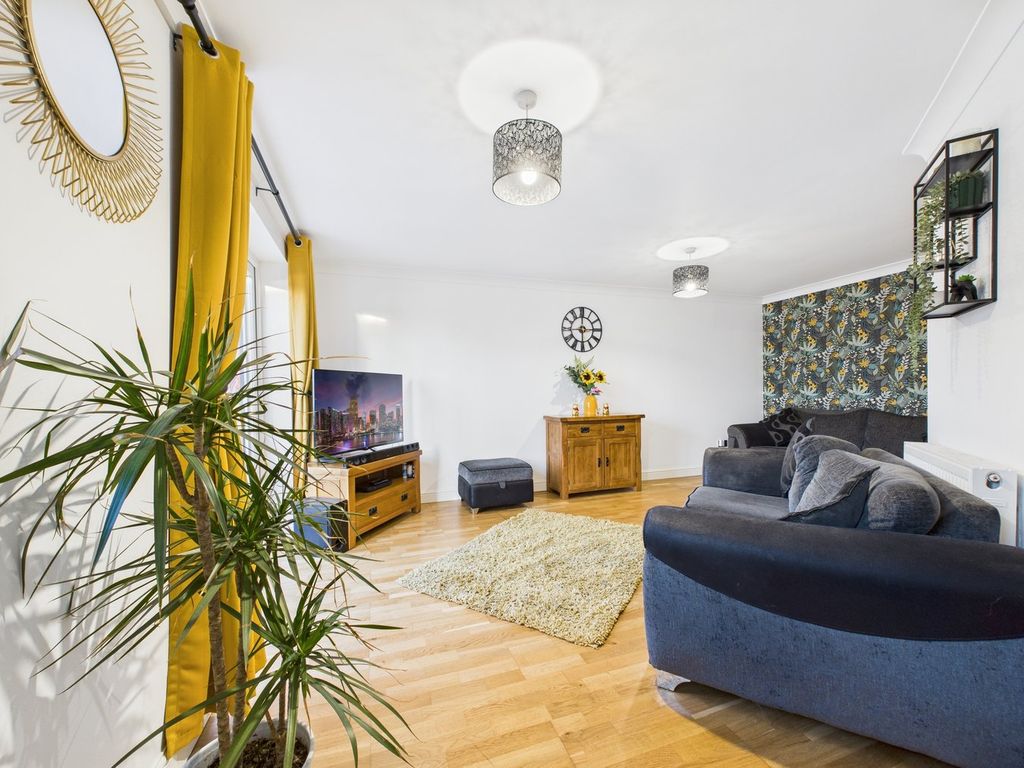 Property photo 2 of 22