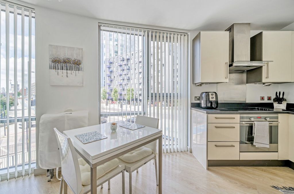 Property photo 2 of 15 1331607-3-688A3c3...