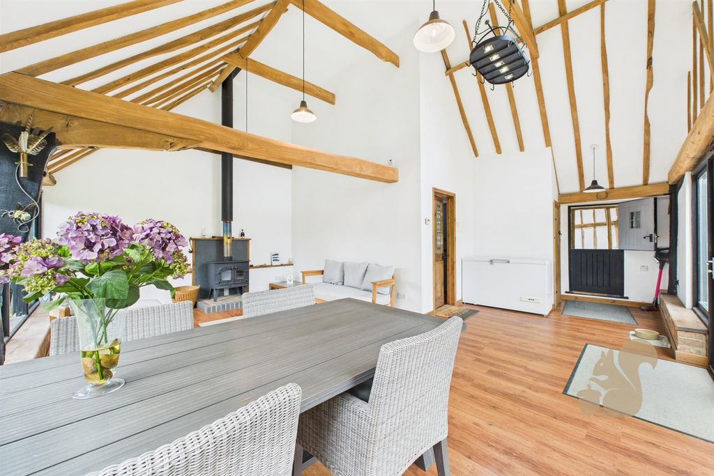 Property photo 2 of 27 Cam05287G0-Pr0126-Still028.Jpg