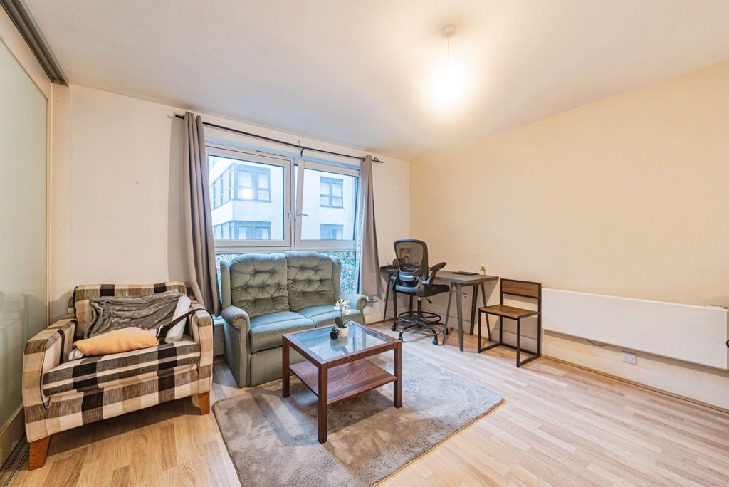 Property photo 3 of 19