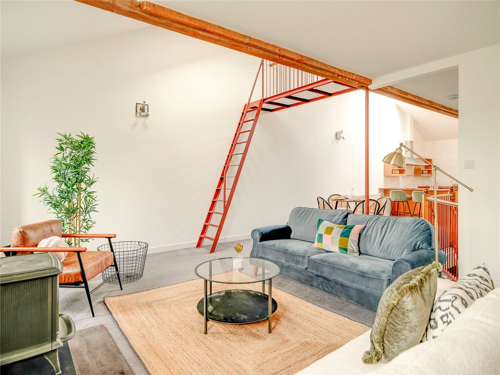 Property photo 3 of 28 Picture No. 35