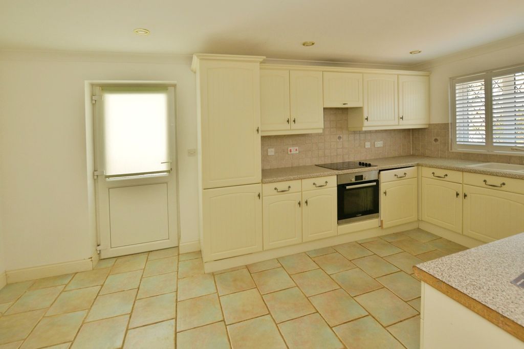 Property photo 3 of 19 Pbox-Img.Jpg