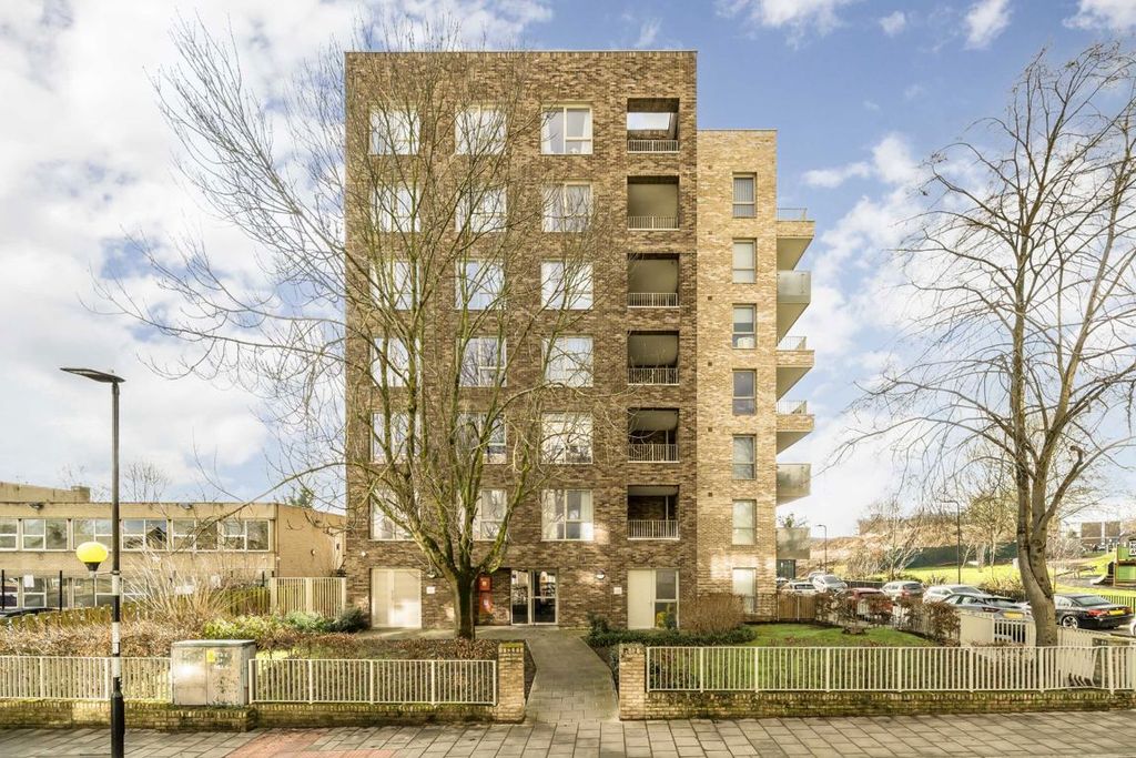 Property photo 1 of 9