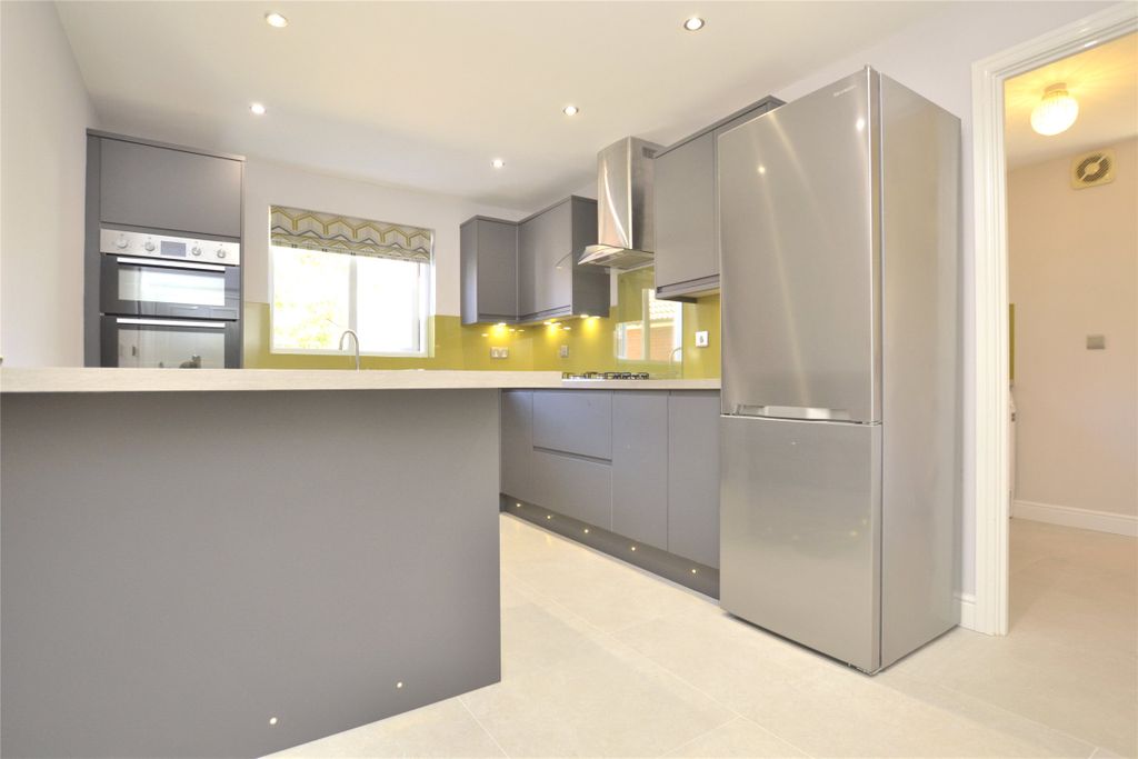Property photo 1 of 20 Kitchen