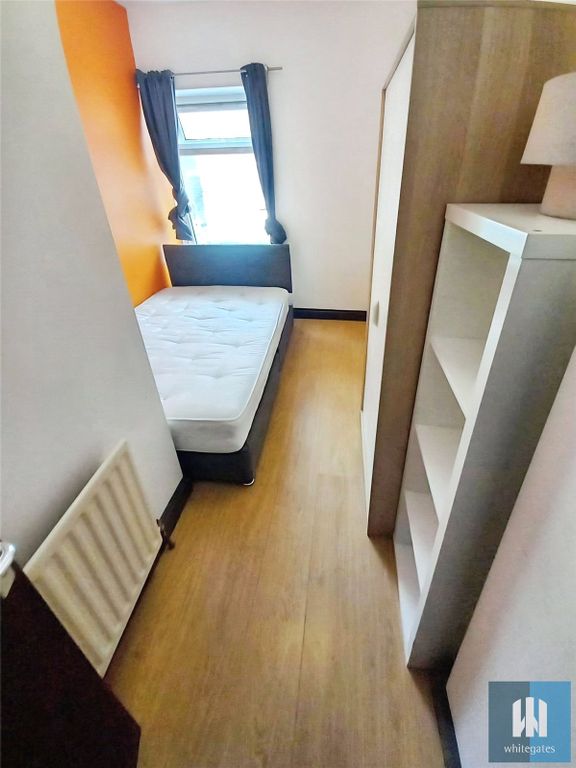 Property photo 3 of 8 Picture No. 15