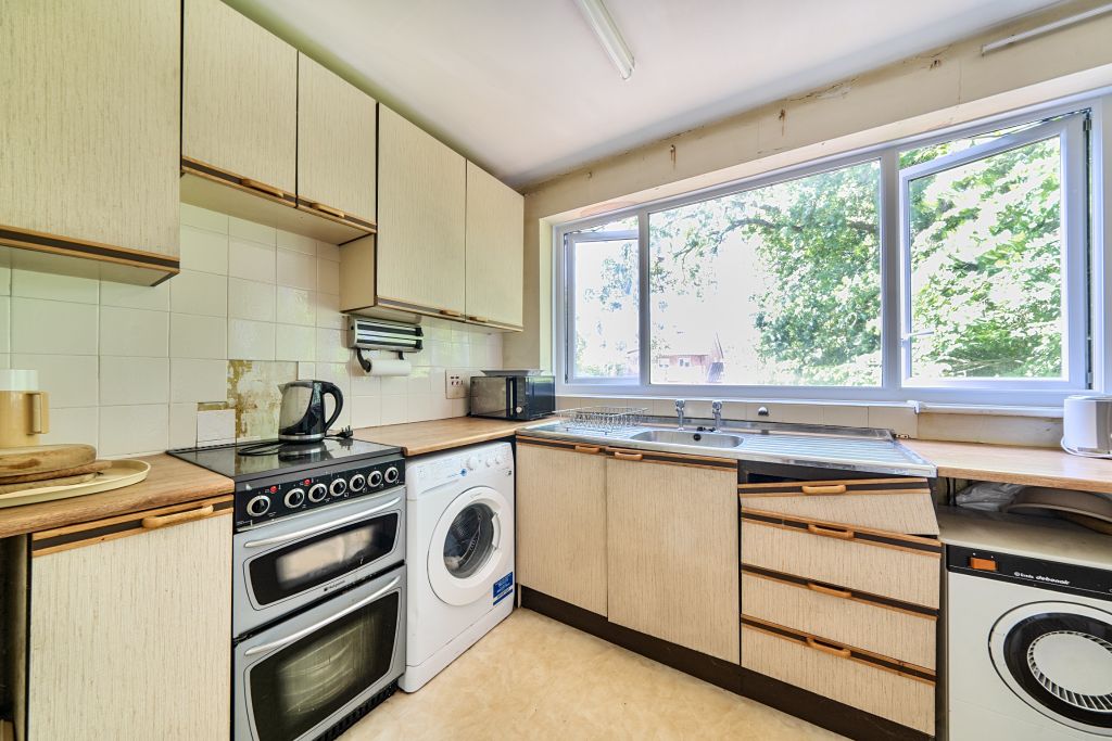 Property photo 3 of 12