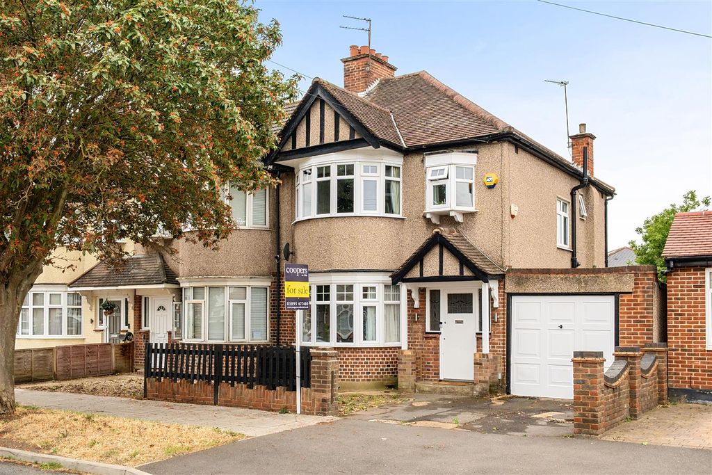 Property photo 1 of 18