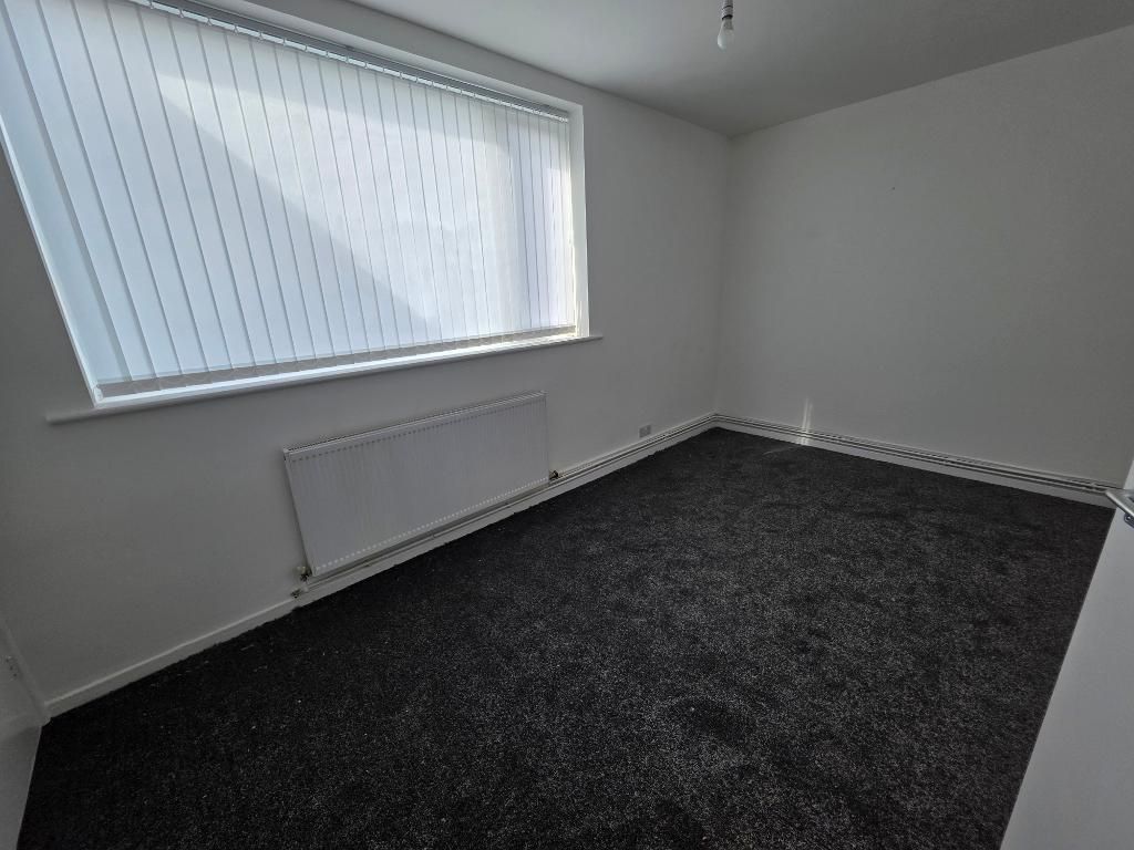 Property photo 3 of 7 Bedroom 1