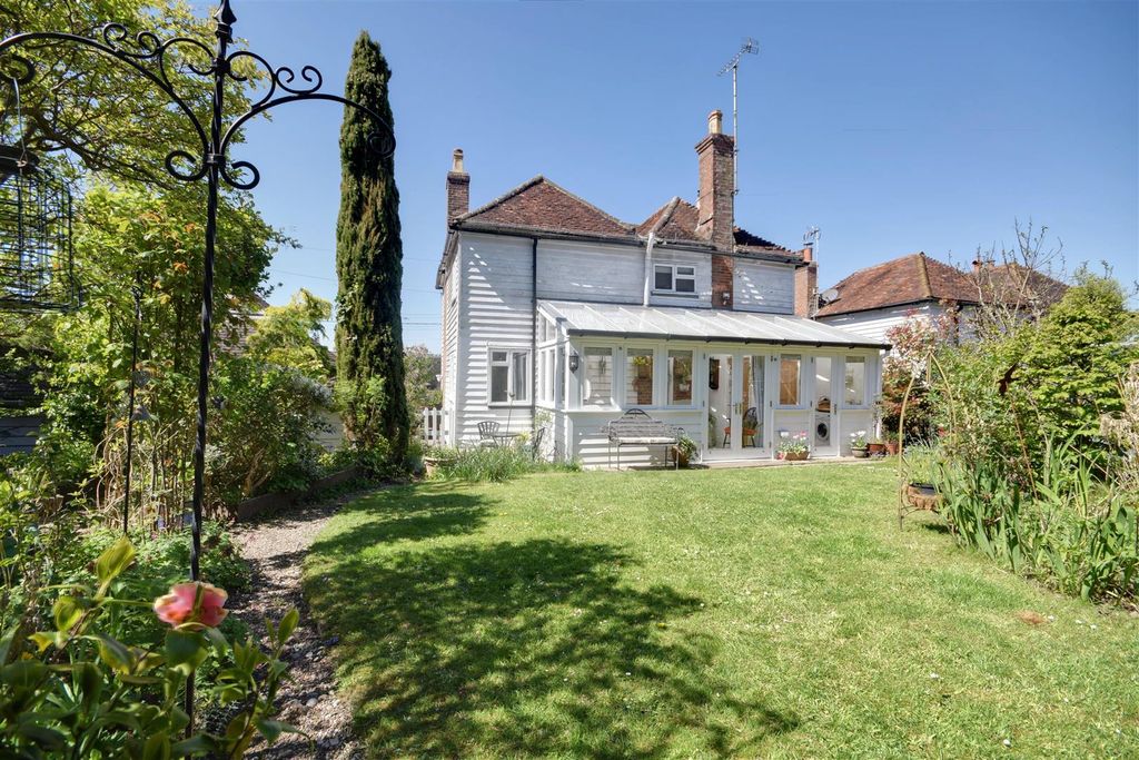 Property photo 2 of 31