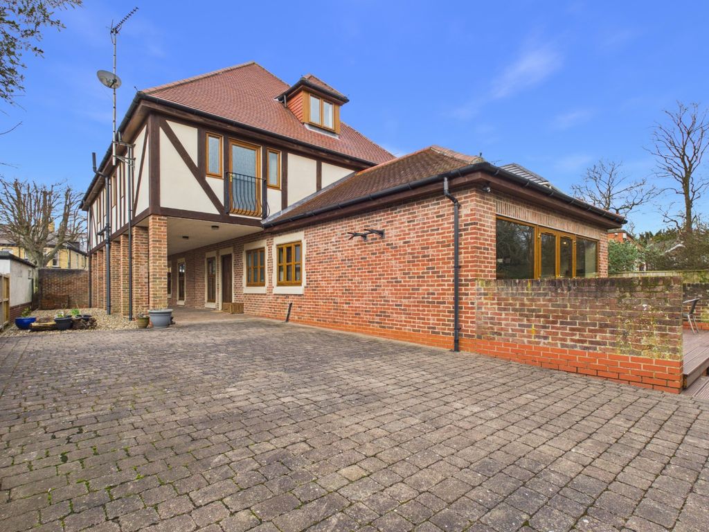 Property photo 1 of 38 4863784
