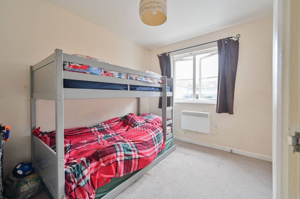 Property photo 3 of 7