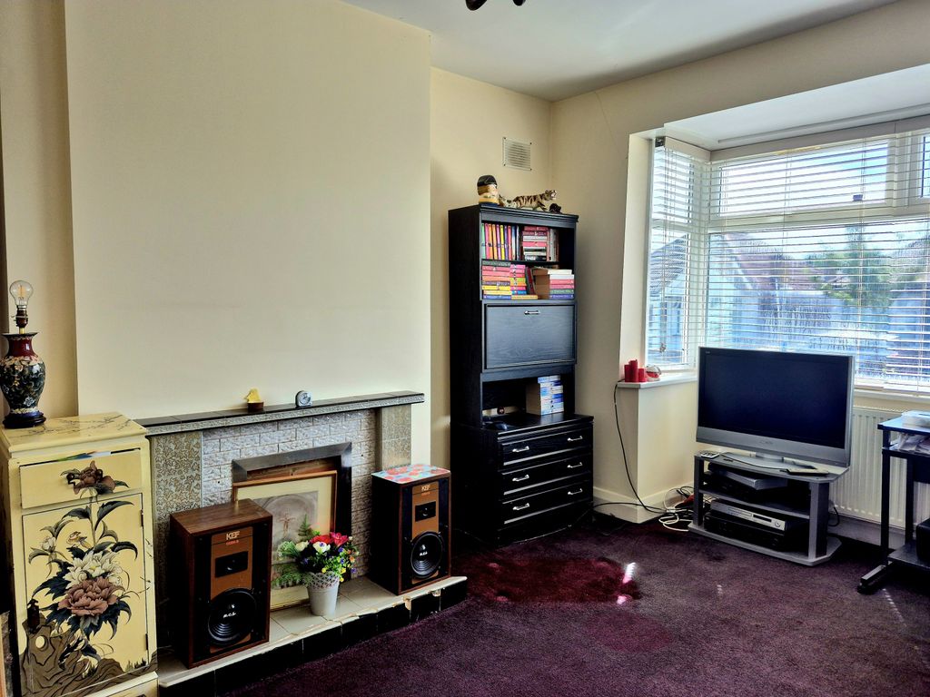 Property photo 3 of 11 Gallery