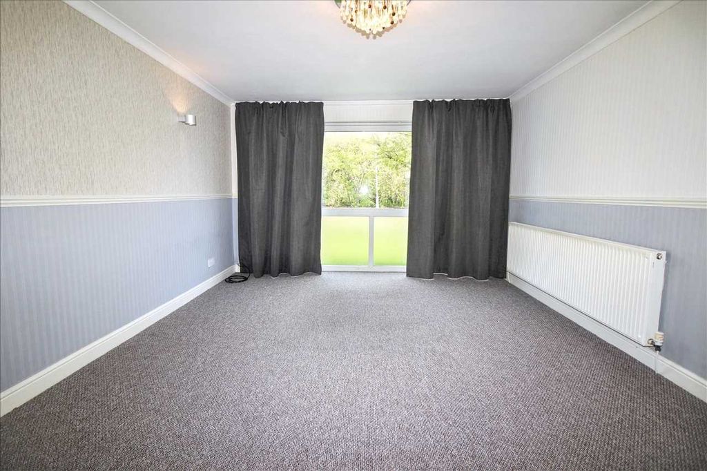 Property photo 2 of 7 Lounge