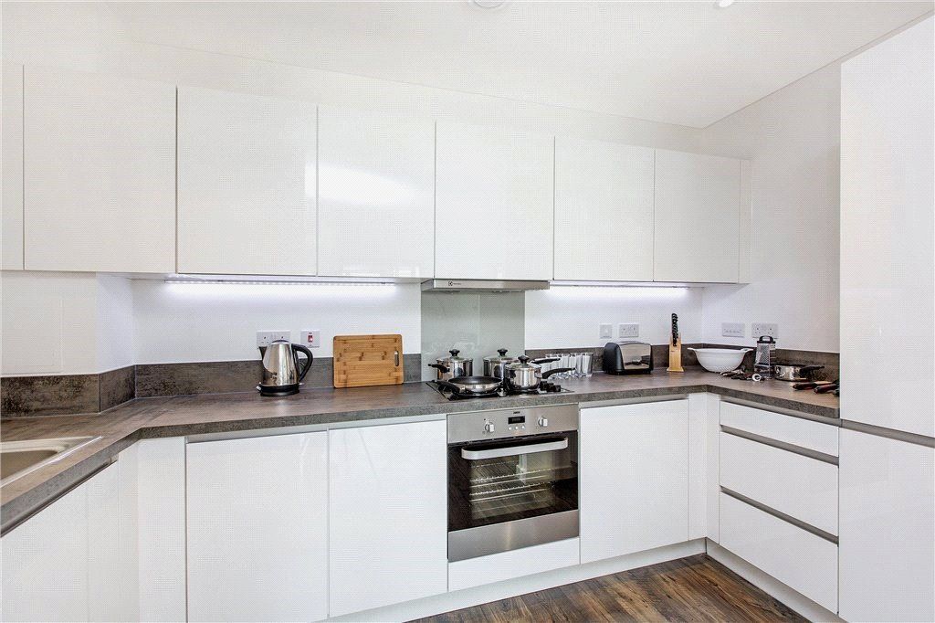 Property photo 2 of 10 Kitchen