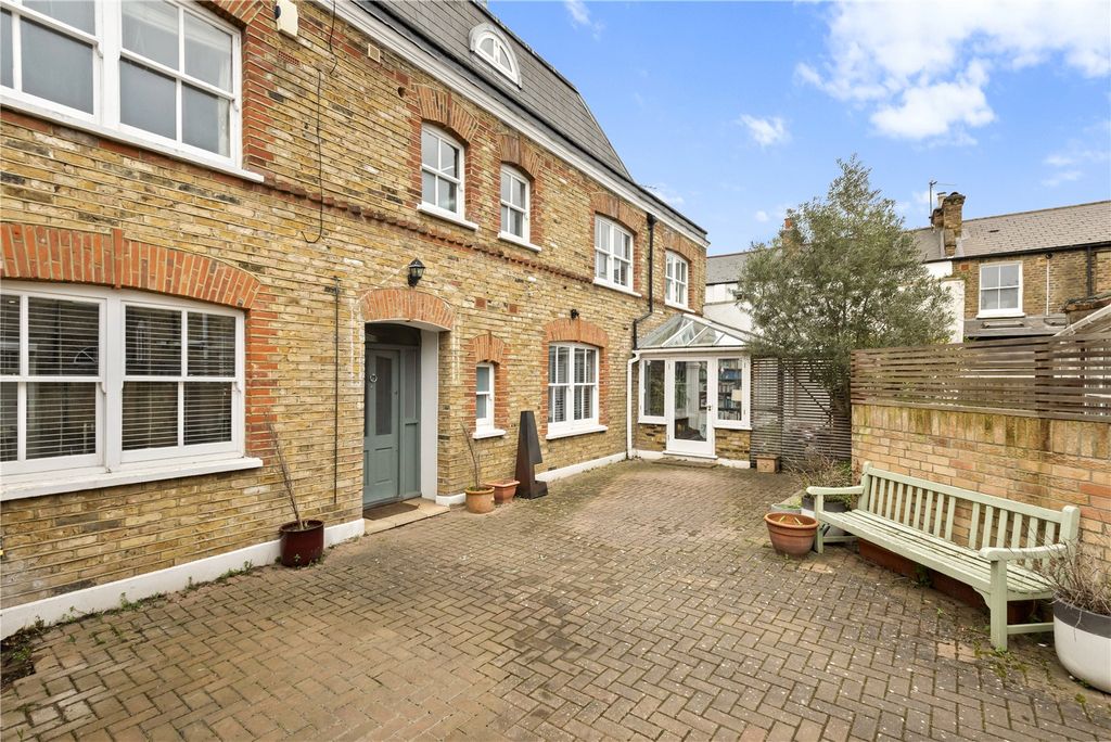 Property photo 2 of 16 Exterior