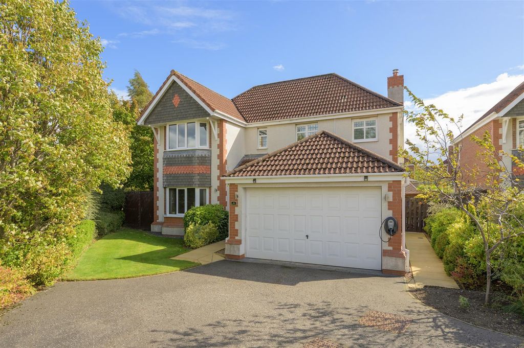 Property photo 1 of 45 26Brucegardens001.Jpg