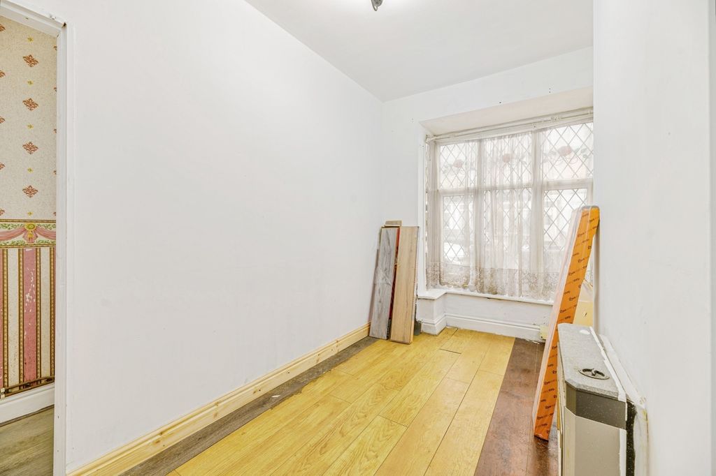 Property photo 2 of 15 Photo