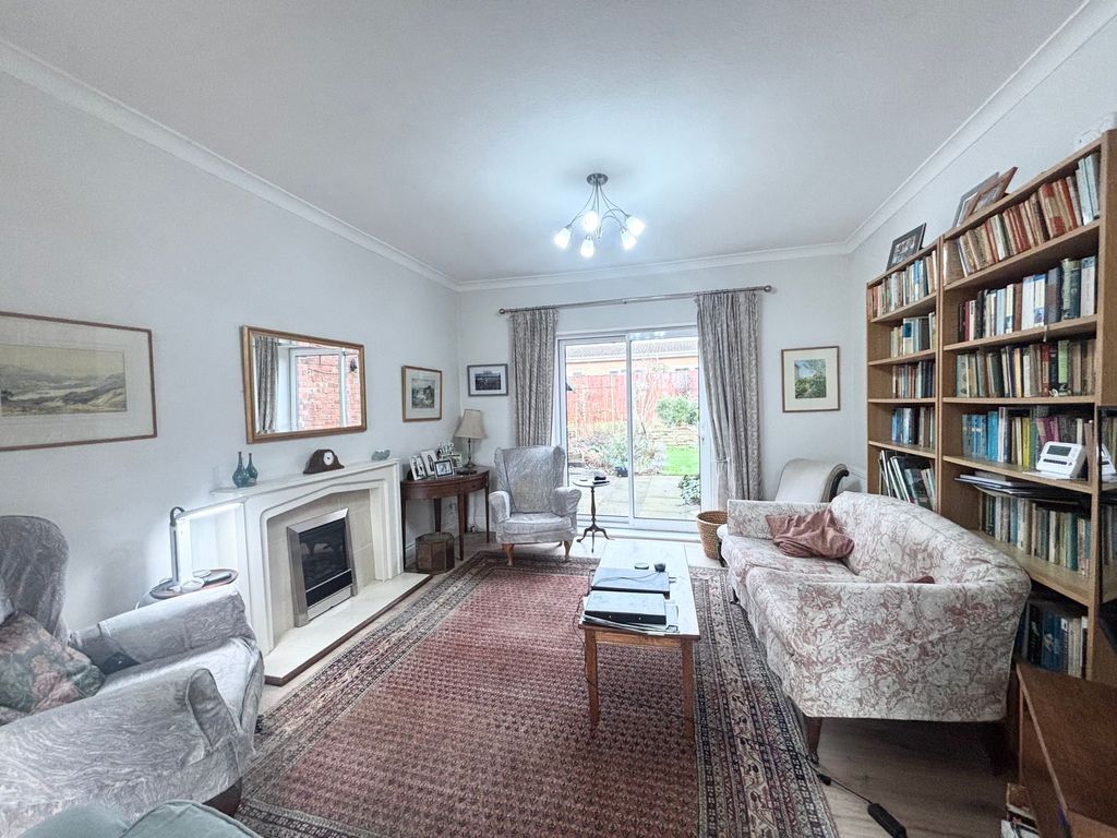 Property photo 3 of 23