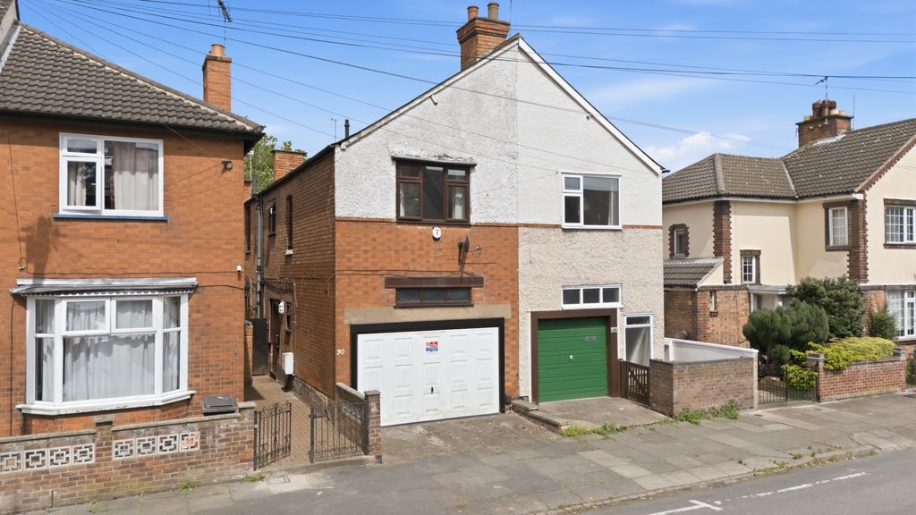 Property photo 2 of 21