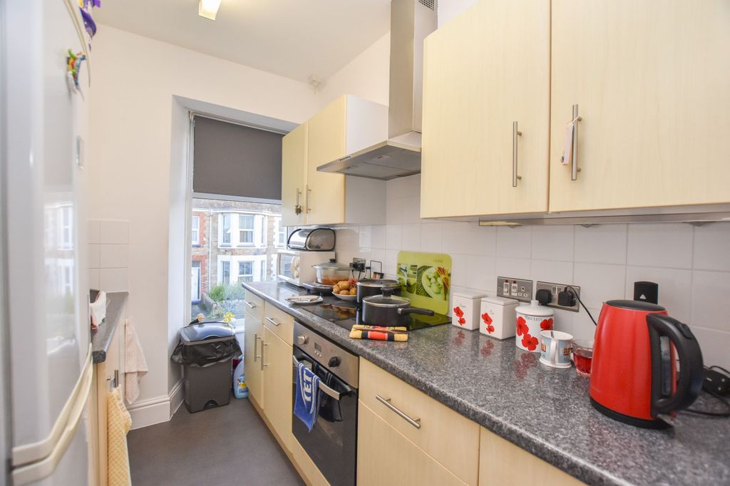 Property photo 3 of 22 Flat 4 Kitchen