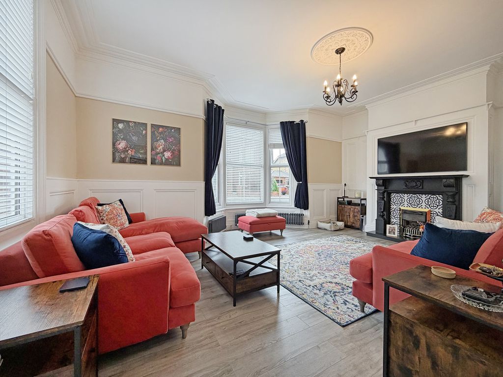 Property photo 2 of 50