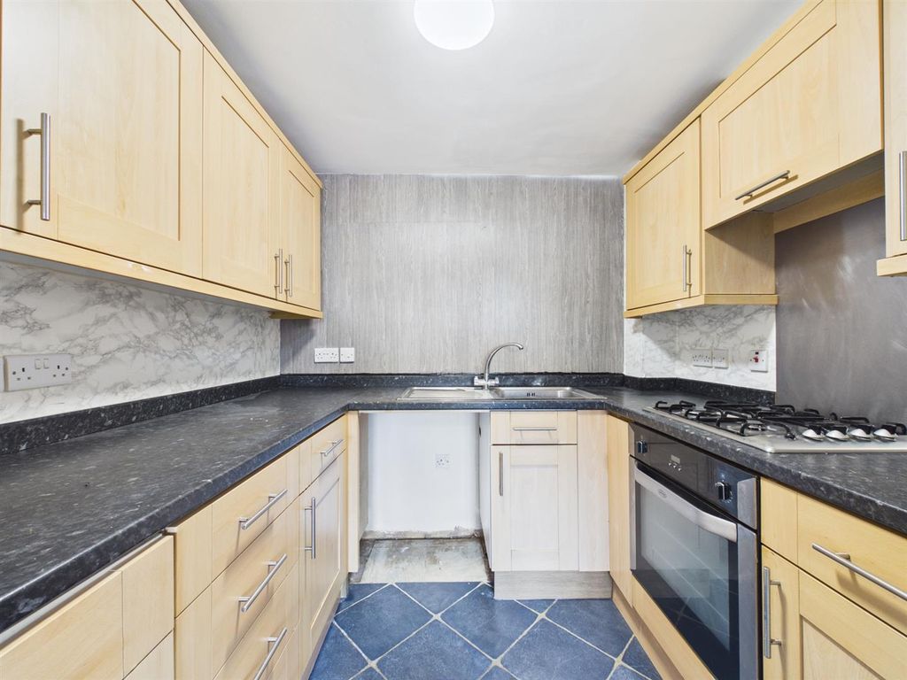 Property photo 3 of 5 Kitchen