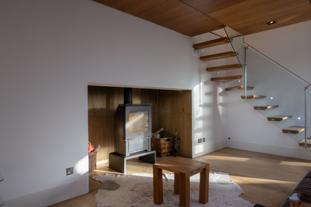 Property photo 3 of 49