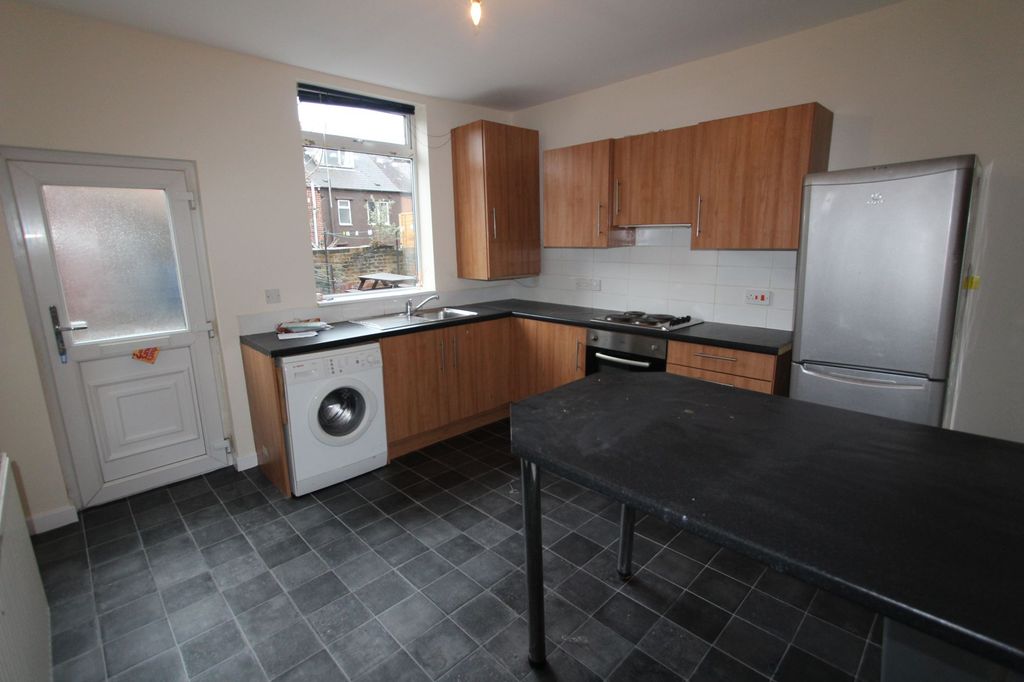 Property photo 2 of 7