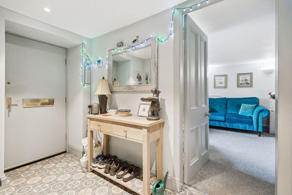 Additional image 8 of 2 bed flat for saleHigh Street, Dunblane FK15