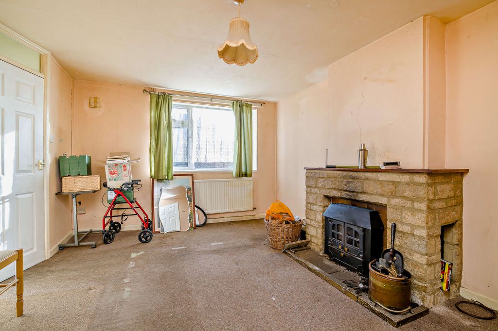 Property photo 2 of 24