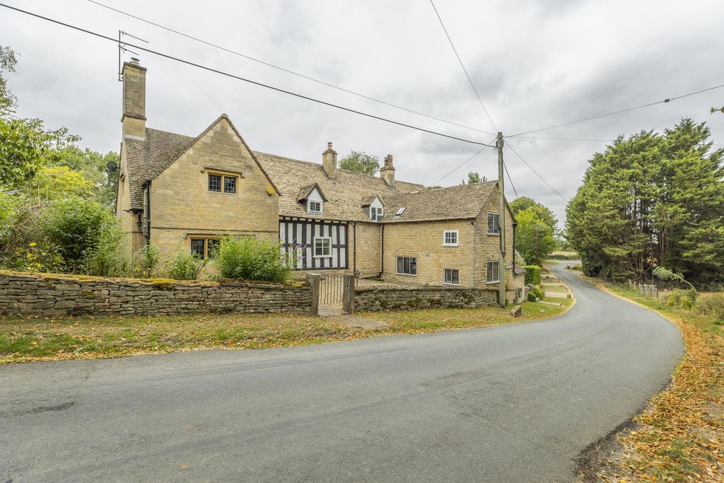 Property photo 3 of 47