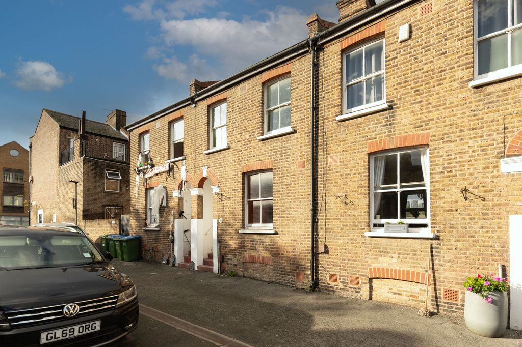 Property photo 2 of 31 16 Orlop Street, Greenwich, London, Se10 9Ab