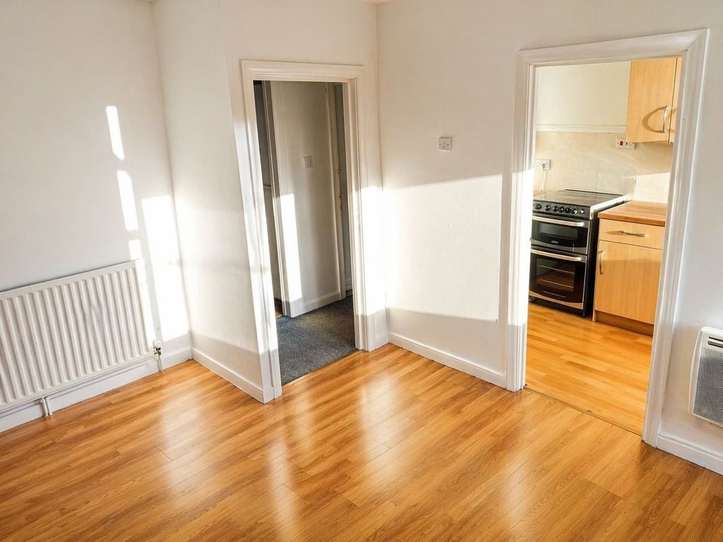 Property photo 3 of 8 Photo 3