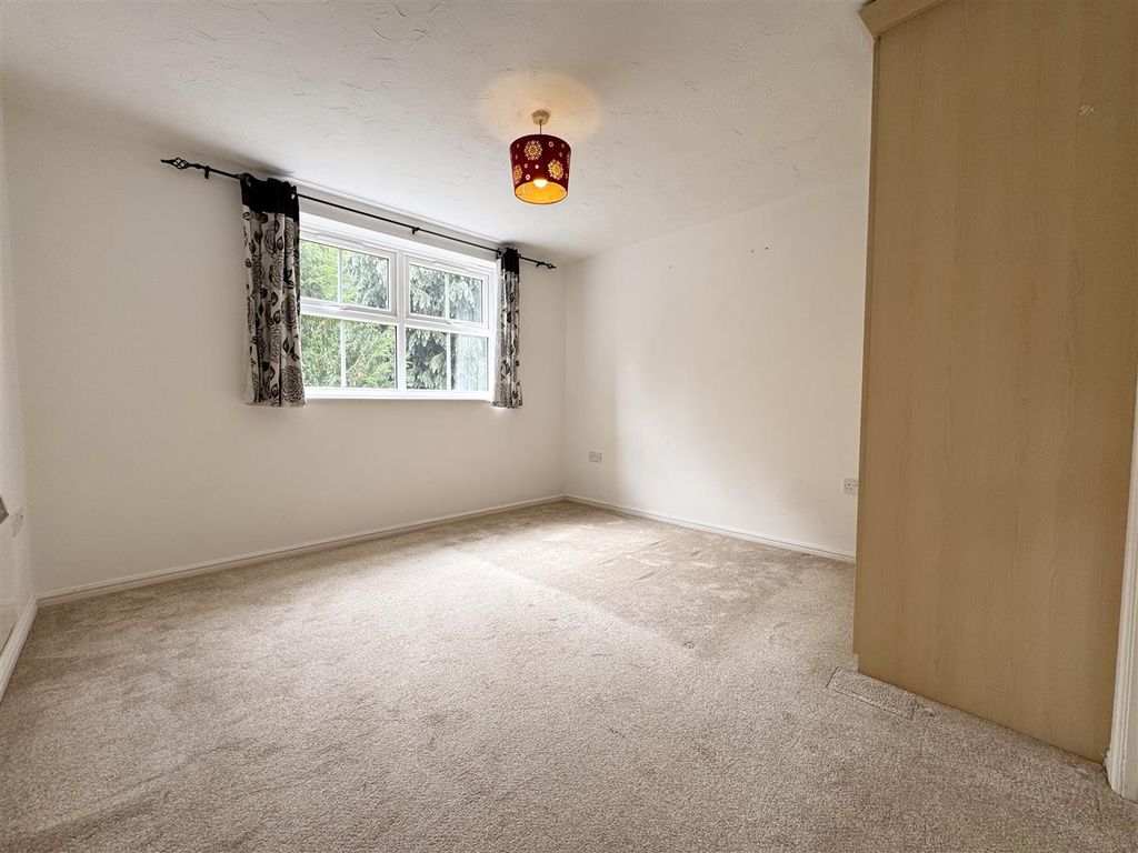 Property photo 3 of 7 Bed 1.Png