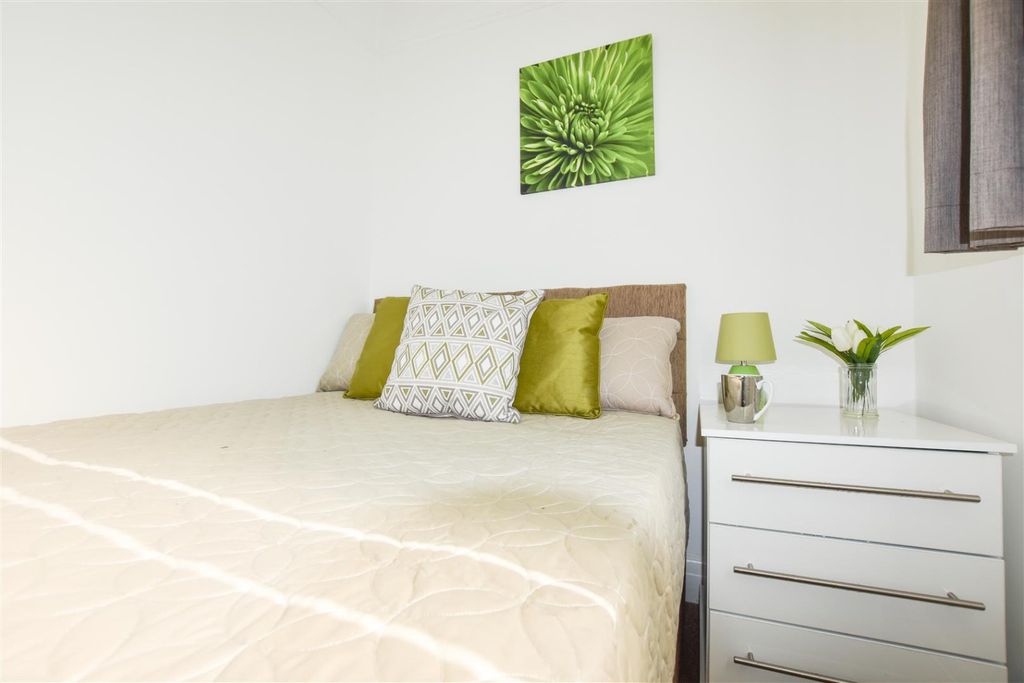 Property photo 3 of 14 1882583