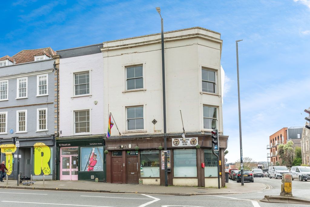 Property photo 1 of 12 Photography