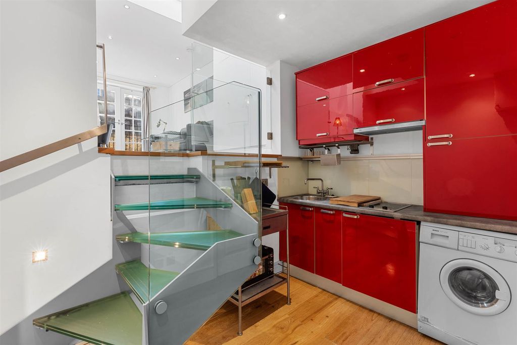 Property photo 3 of 6