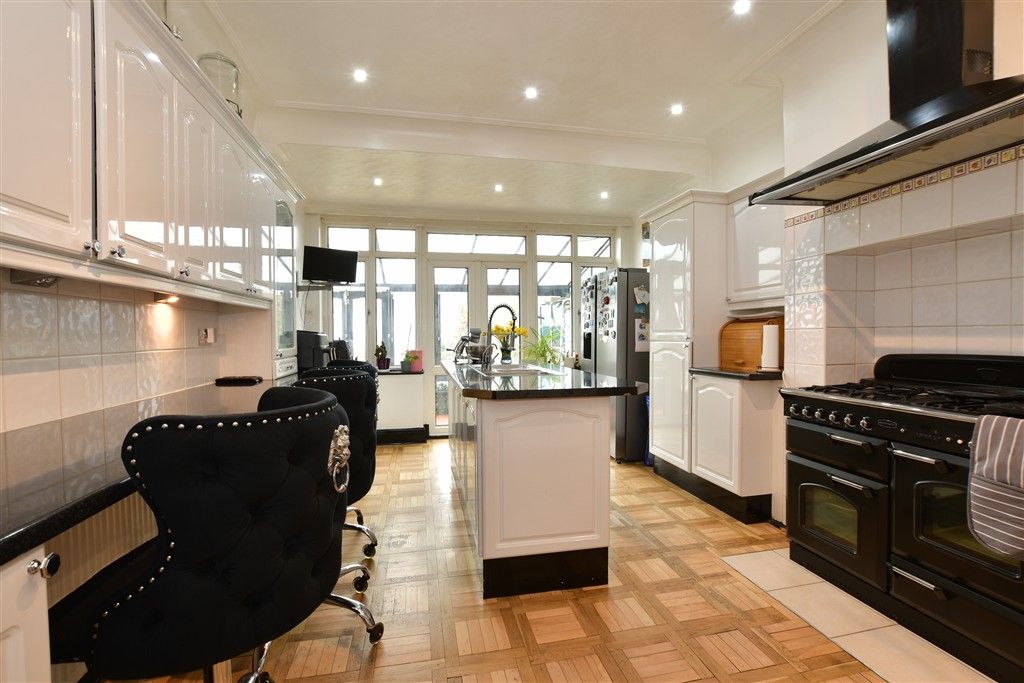 Property photo 3 of 11 Kitchen/Dining Room