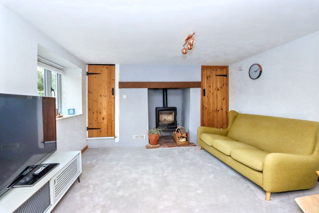 Property photo 3 of 18