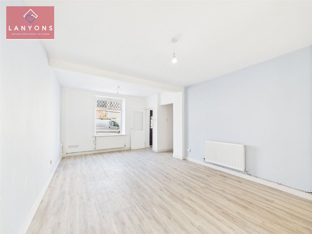 Property photo 2 of 13 Picture No. 45