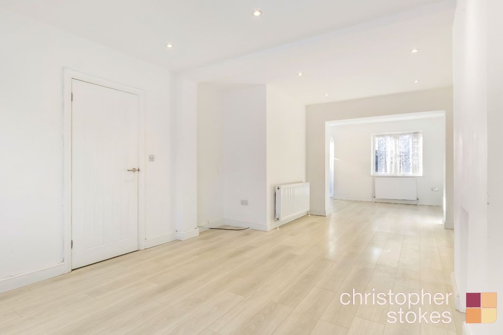 Property photo 3 of 18 3712207