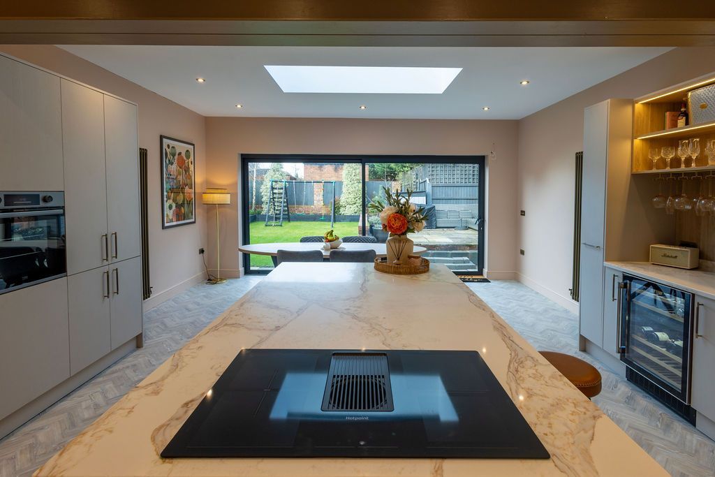 Property photo 2 of 21