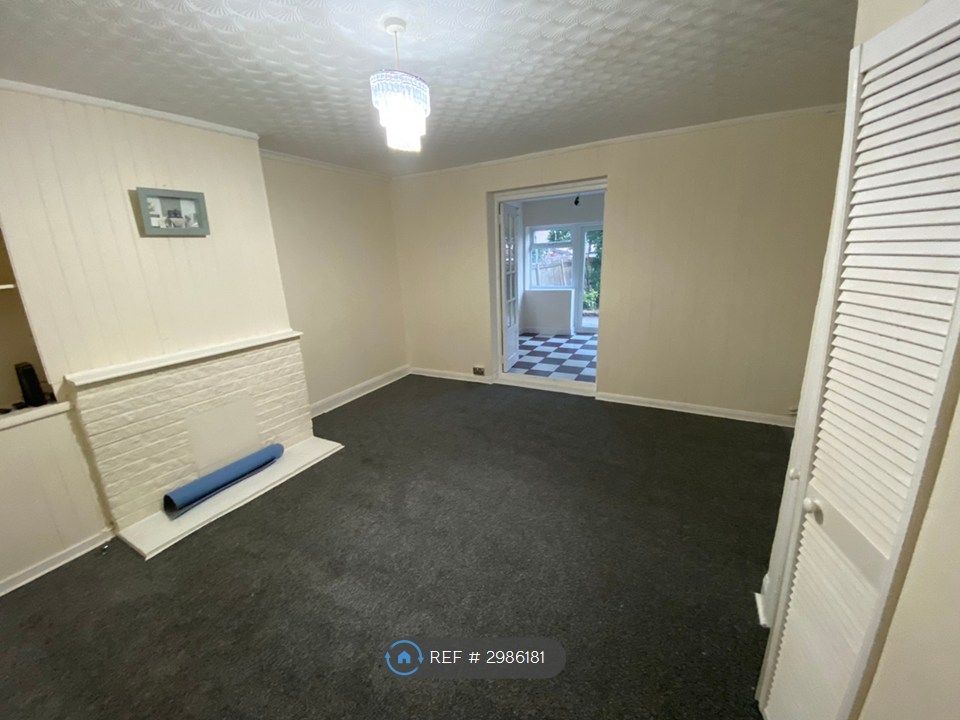 Property photo 2 of 15 Lounge