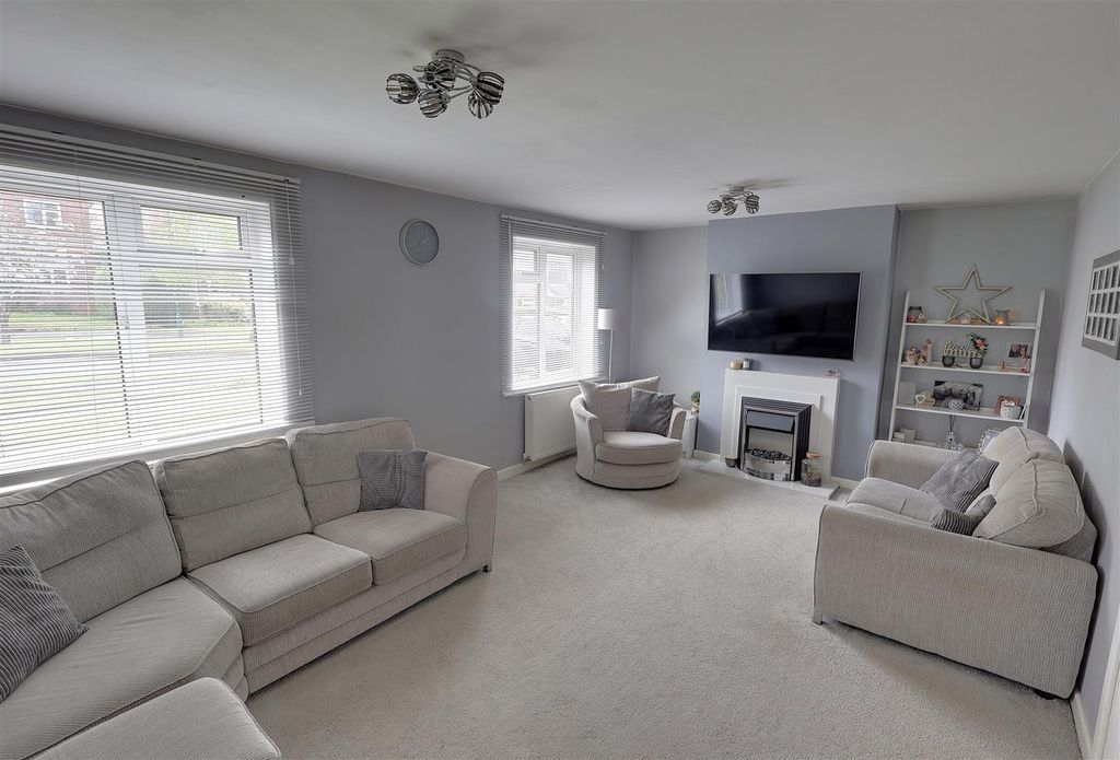 Property photo 2 of 20 Img_2050-Img_2052.Jpg