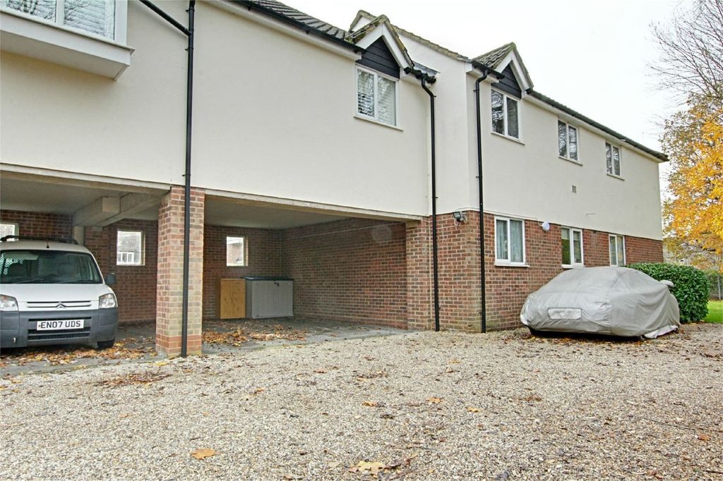 Property photo 2 of 9